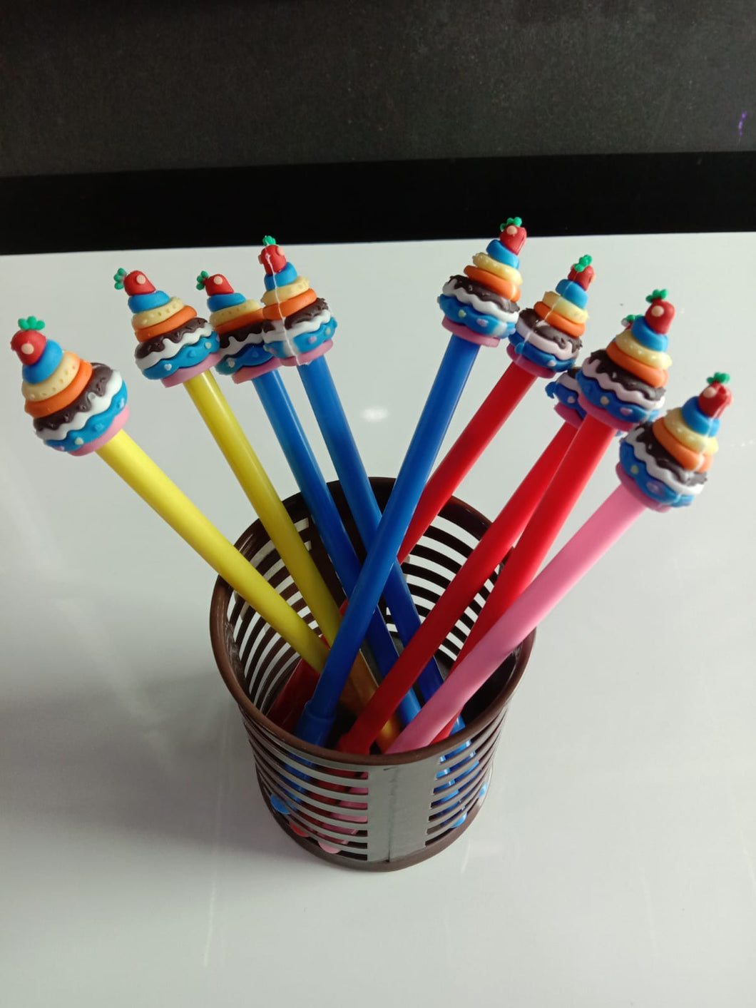 H3 - colourful cupcake pen ( blackink )