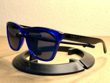 Load image into Gallery viewer, OAK - Oakley Frogskins OCP polished black with Crystal blue frame
